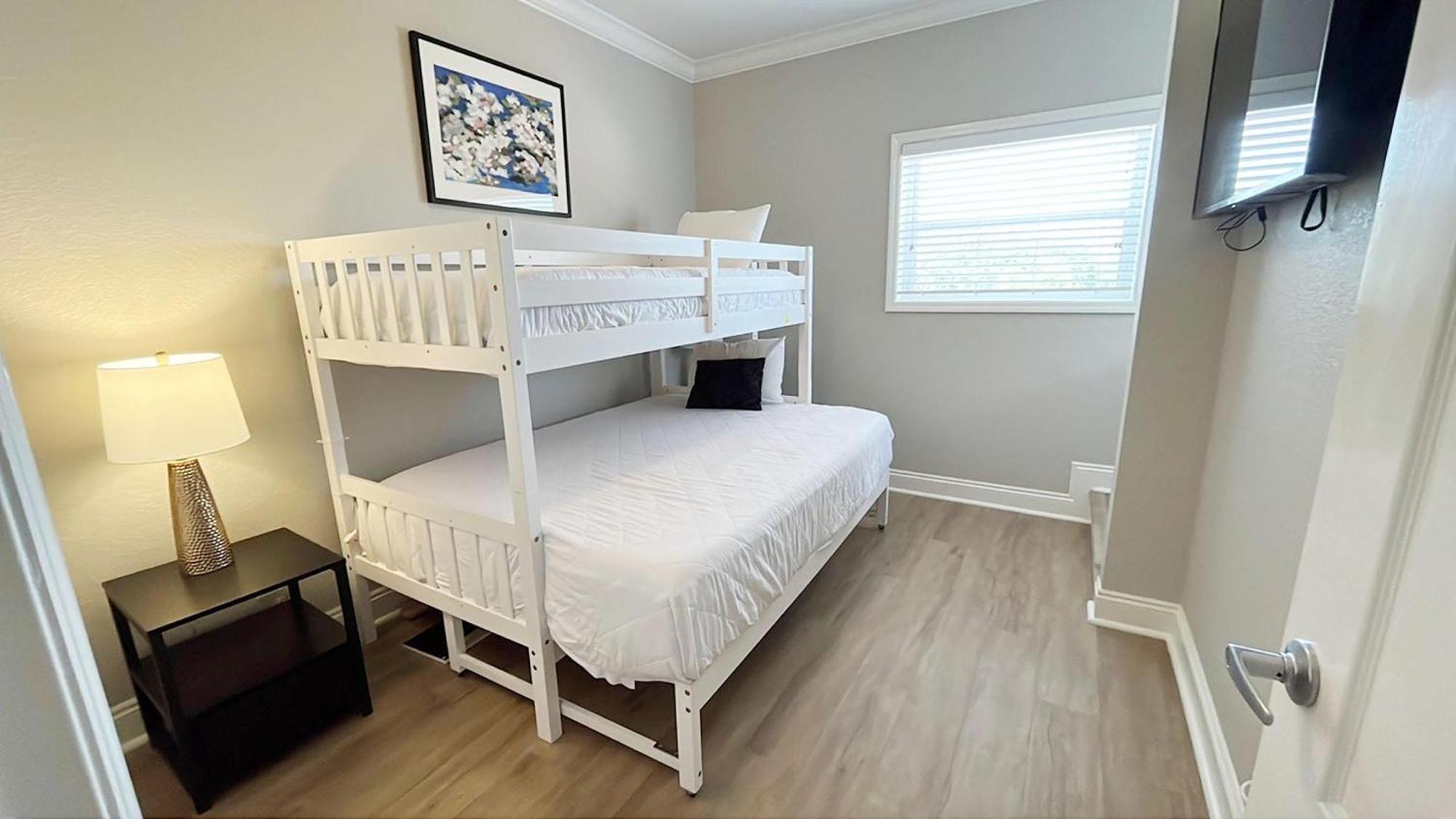 Bella Costa 160- Sandy Feet Retreat Holiday home *